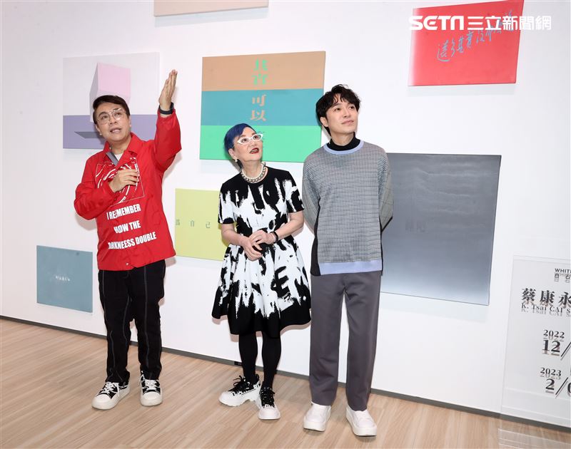 張小燕、吳青峰出席蔡康永創作展開幕。（記者邱榮吉/攝影）