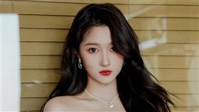 關曉彤（圖／翻攝自關曉彤微博）