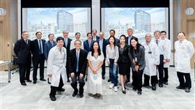 郭台銘在臉書發布貼文，指出BNT即將與永齡健康基金會合作，計劃在台灣建立mRNA癌症免疫療法的臨床試驗中心。（圖／翻攝自郭台銘臉書）