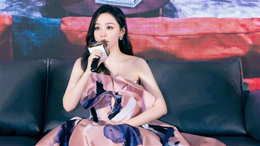 張靚穎中國即興演唱出事了　主辦遭罰13萬