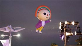 7-ELEVEN粉專深夜發文，今天是全台最快樂的一天，OPEN在群眾的歡樂氣氛下嗨到最高點，直接飛太遠啦！（圖／翻攝自7-ELEVEN粉專）