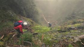 43歲男登雪山失聯9天！苗栗救難人員頂寒流「零度下搜救」。苗栗縣消防局粉專