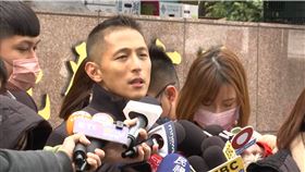 民進黨台北市第三選區立委補選參選人吳怡農今（18）日上午出席濱江市場活動。