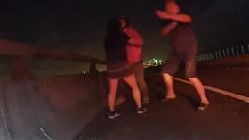 攔車痛毆,暴力事件,台61快速道路,黃牌重機,賓士轎車