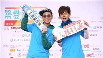 浩子主持價水漲船高　經紀人嗆是共體時艱