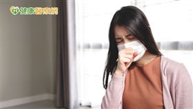 秋冬之際病毒肆虐，除了新冠病毒之外，流感病毒、副流感病毒、肺炎鏈球菌等呼吸道疾病也照常發威，甚至有比以往更猛烈之姿。