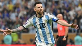 梅西罰球破網助阿根廷先馳得點。（圖／翻攝自FIFA推特）