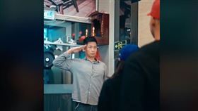 為何要禁抖音？國安局驚揭「解放軍勢力滲入」　91秒浮誇影片曝光▲（圖／翻攝自baronkasa抖音）

