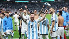 鄧紫棋,梅西,阿根廷,卡達世足