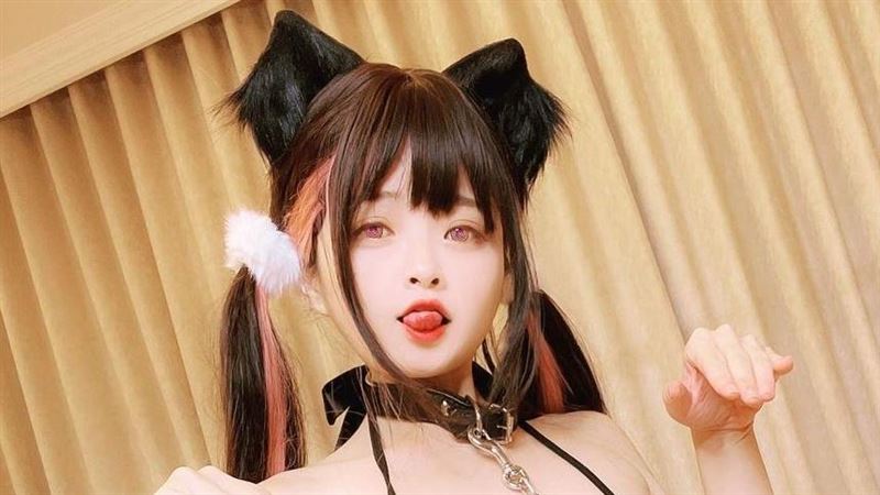 米砂辣穿「迷你比基尼」　網暴動：身材好