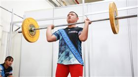 花蓮縣三民國中舉重隊「龍鳳胎」哥哥余濰銘。（圖／舉重協會提供）