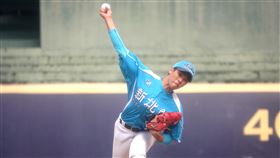 郭宸安富邦U18中繼勝投新北藍（穀保）高一投手郭宸安（圖）19日在富邦U18中繼登板，2局無失分，最快球速約139公里，球隊以12比0、5局拿勝，郭宸安是勝投。中央社記者謝靜雯攝  111年12月19日