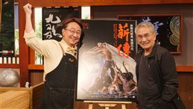 雲門舞集創辦人林懷民（圖右）接受主持人李四端（圖左）訪問。（圖／MOMOTV提供）　