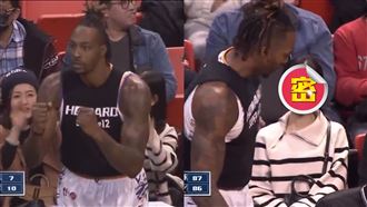 魔獸坐板凳！後方美女狂被攝　超狂背景曝