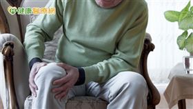 不只有多發性骨髓瘤的骨病灶會影響到骨頭健康，其他癌症也常會出現骨轉移，像是乳癌、肺癌、攝護腺癌等都是骨轉移的高危險族群，只不過多發性骨髓瘤發生骨病灶的機率更高。