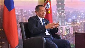 駐葡萄牙代表：台灣與烏克蘭同樣捍衛民主自由駐葡萄牙代表張崇哲本週接受葡萄牙國家通訊社（Lusa）訪問表示，台灣與烏克蘭有同樣的決心捍衛民主自由，如果中共攻台，台灣人民也將奮起捍衛自己的家園和權利。（駐葡萄牙代表處提供）中央社記者唐雅陵聖保羅傳真  111年12月20日