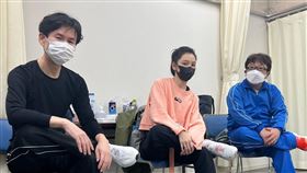 時隔23年，黑色餅乾終於合體，（圖中）為徐若瑄。（圖／翻攝徐若瑄臉書）