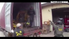 彰化張男進口怪手夾藏大量槍枝及大麻遭逮。（圖／翻攝畫面）