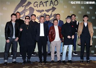 蔡振南、高捷、喜翔、龍天翔、王識賢、孫鵬、鄭人碩、王陽明、黃尚禾、張再興、吳震亞、唐振剛、黃騰浩、施名帥、懷秋、是元介「角頭」影集開鏡。（記者邱榮吉/攝影）