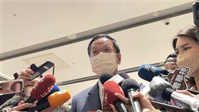 鴻海（2317）創辦人郭台銘回應紫光案。（圖／記者吳康瑋攝）