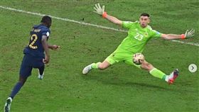 阿根廷門將馬丁尼茲（Emiliano Martinez）賽後嘲諷姆巴佩原因曝光。（圖／翻攝自emi_martinez26 IG）