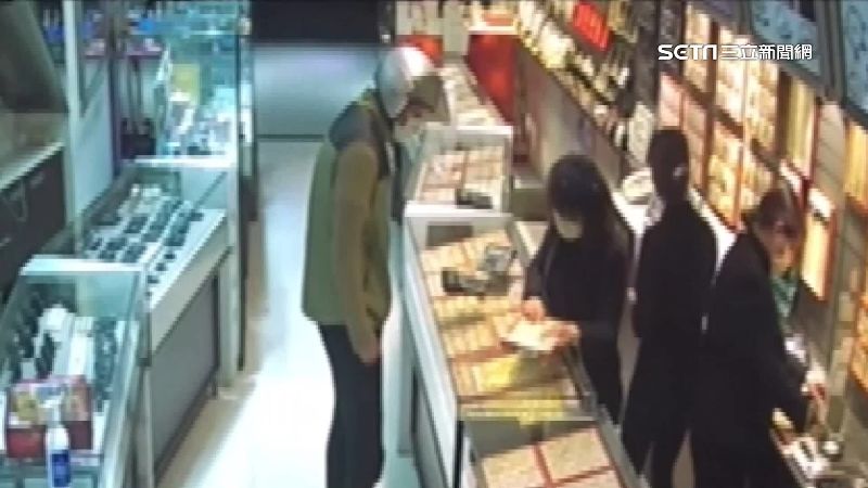 戴安全帽假挑金鍊抓了就跑　警4小時逮人