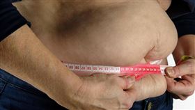 肥胖、抽脂、減肥、瘦身、減重、腰圍、過重、胖子、肥肚腩、啤酒肚 (示意圖／PIXABAY)
