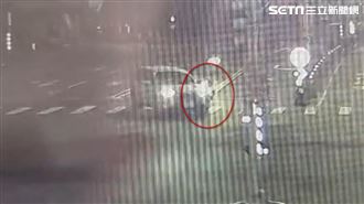 黃牌女騎士卡車底命危　計程車鬼切畫面曝