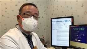 潘俊伸說，研究顯示妥瑞症相關的不自主抽搐異常症狀，可能與基因遺傳有相當密切關係。（圖／書田診所提供）