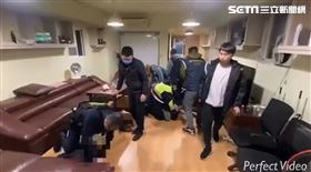 攻堅,突襲猛刺,濺血,中和,翻攝畫面