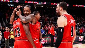 ▲德羅森（DeMar DeRozan）最後一擊投成麵包。（圖／翻攝自公牛推特）