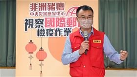 陳吉仲視察中秋郵包管理(農委會提供)