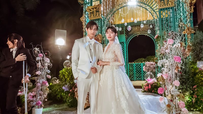 王子結婚畫面曝光！郭雪芙披白紗浪漫出嫁