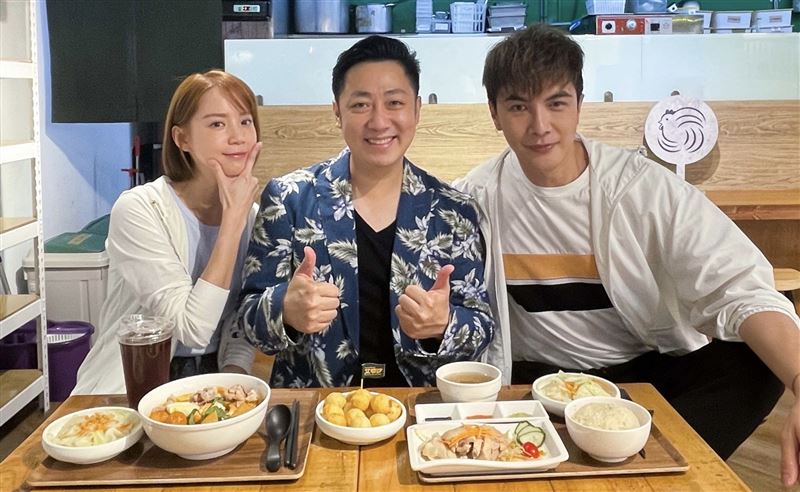 艾成逝世4個月現身餐廳　吐同框王瞳心聲