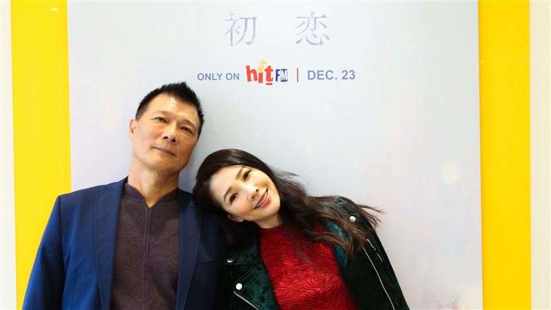 廣播男神決定從政　愛妻想起過世父母淚崩
