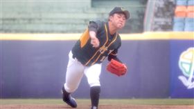 ▲朱柏翰後援3局無失分拿勝投，率隊晉級，冠軍戰將和新北藍隊交手。（圖／中央社）