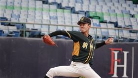 ▲新竹市隊高三投手楊博巽因選秀得失心過重反效果，教練團提醒把基本功做好，找回之前的好狀態。（圖／中央社）