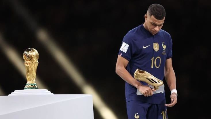 阿根廷球迷羞辱姆巴佩　法國財長：很沒品