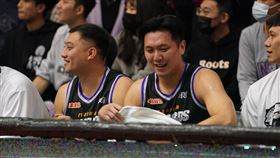 ▲蘇翊傑（左）復出上半場攻下9分。（圖／桃園永豐雲豹球團提供）