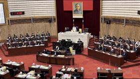 高雄市議會,議長,龍頭寶座,陸淑美,康裕成,曾俊傑