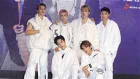 Ozone 子翔 哲言 佳辰 煥鈞 祖安 文廷帥氣出席〈O.A.O.〉慶功活動。（圖／記者邱榮吉攝影）
