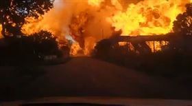 南非油罐車大爆炸 （圖／翻攝自推特）