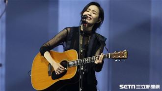 安溥攻蛋哽咽哭了　強忍「舊疾復發」開唱