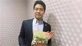 陳又新說，如果阿姨未來還有需要幫忙的地方，他會隨時提供協助。「事了拂衣去，深藏身與名」。（圖／翻攝自陳又新臉書）