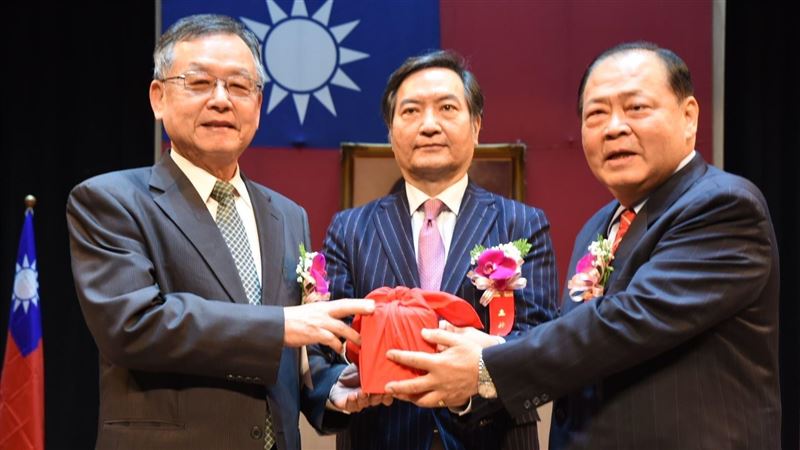 陳光復宣誓就職　4年後「2人角色互換」