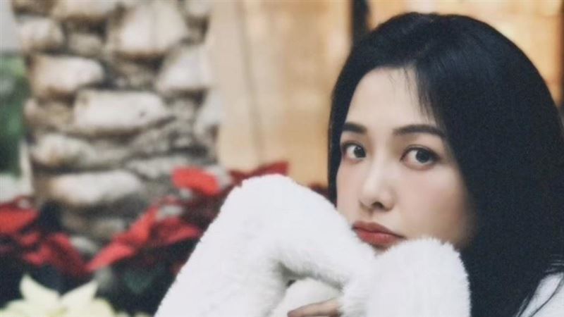 驚吐想賣房　8點檔女神聖誕裝包不住太辣