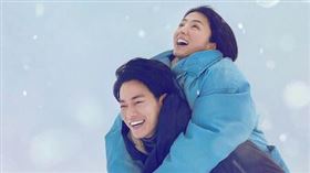 《First Love 初戀》佐藤健、滿島光。（圖／Netflix提供）