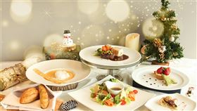 The Lounge大廳酒吧推出粉雪下的聖誕大餐，每位售價1,380元+10%。（圖／飯店業者提供）
