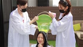 藝起星光,宋逸民為教友施洗