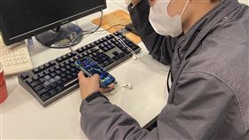 月入3萬玩當沖…小資男嘆「不見棺材不掉淚」　3年慘賠100萬。當沖,股票,存股,小資（示意圖／記者魏君程攝影）